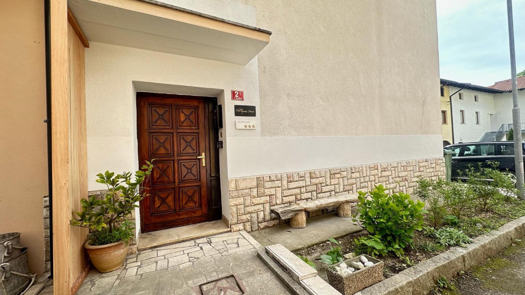 Old Square House - Hisa Na Starem Trgu Apartment Tolmin Exterior photo